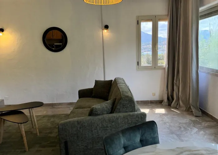 A 2 Pas De La Olmeto (Corsica)