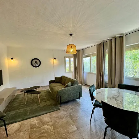 A 2 Pas De La * Olmeto (Corsica)