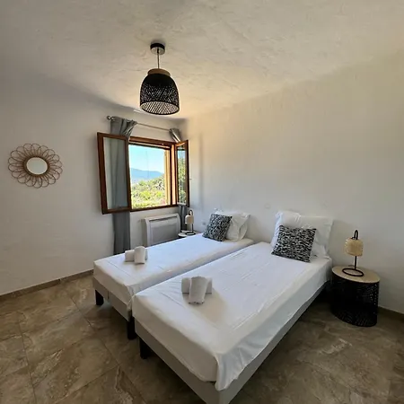 A 2 Pas De La * Olmeto (Corsica)