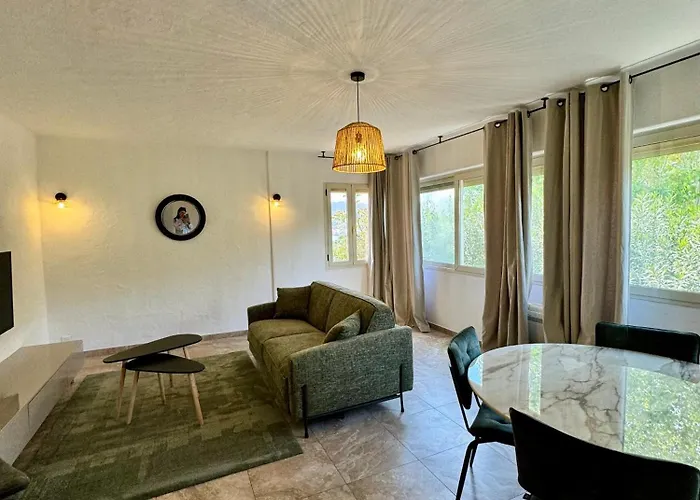 A 2 Pas De La * Olmeto (Corsica)