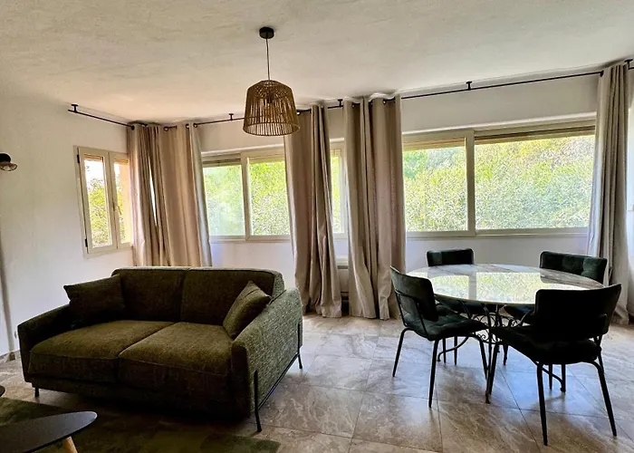 A 2 Pas De La Olmeto (Corsica)